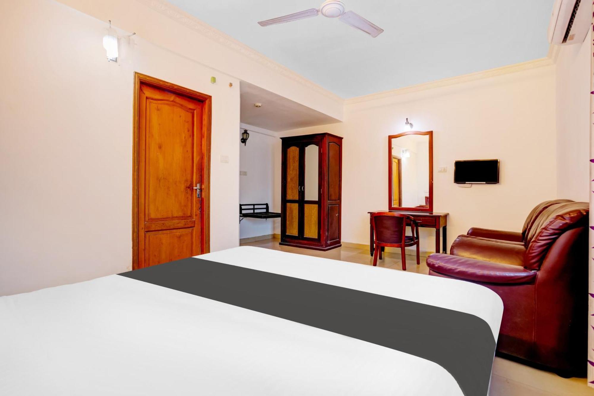 Collection O Thampanoor Hotel Thiruvananthapuram Exterior photo