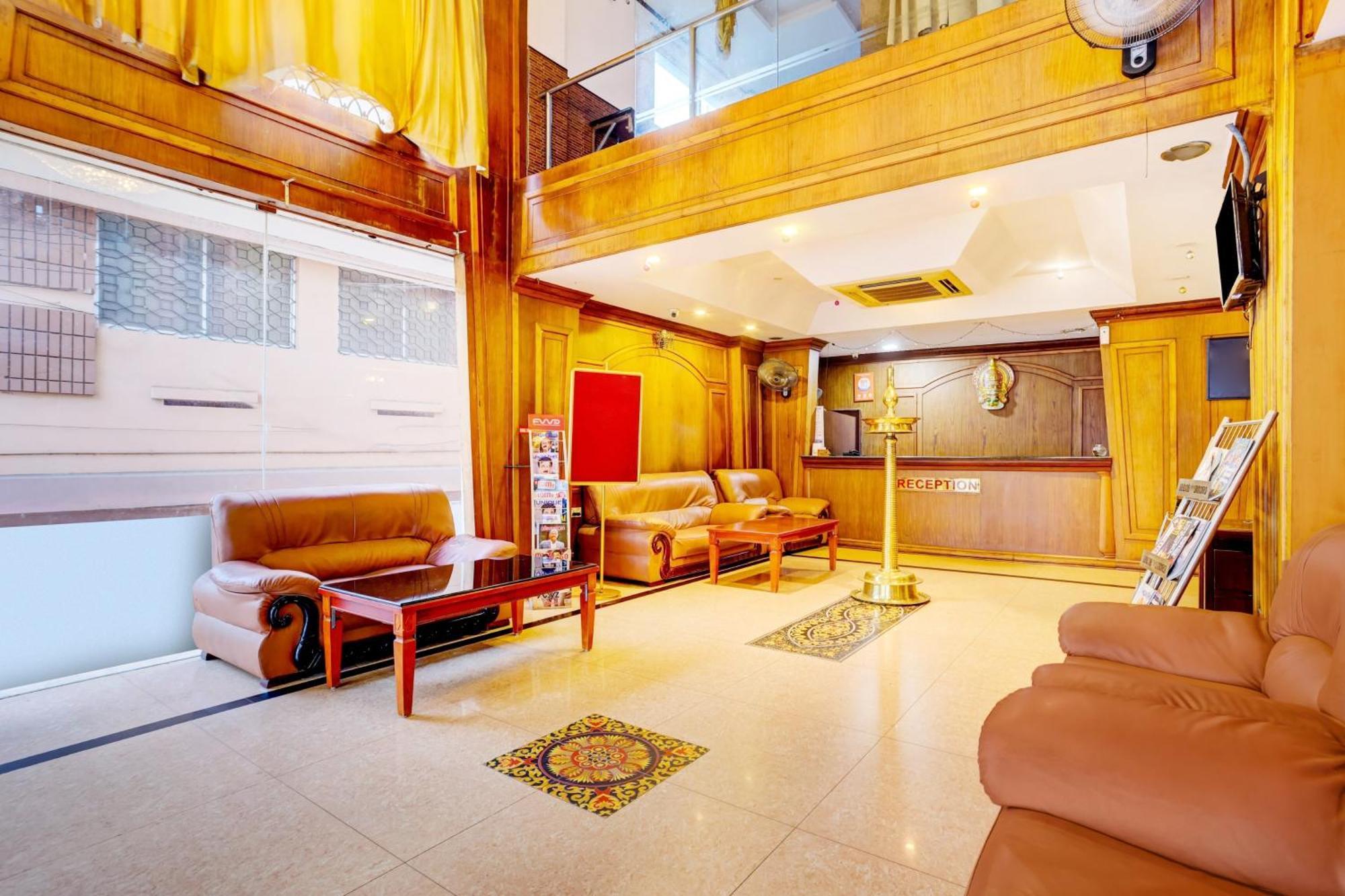 Collection O Thampanoor Hotel Thiruvananthapuram Exterior photo